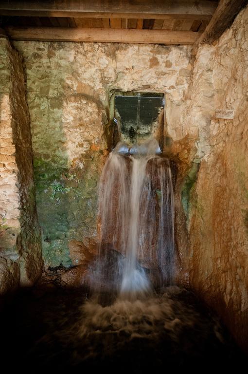 Gite Des Grands Moulins De Bauge المظهر الخارجي الصورة